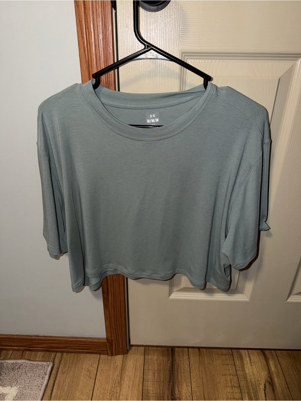 Under Armour Women's Sage Cropped Lightweight Tee NWOT